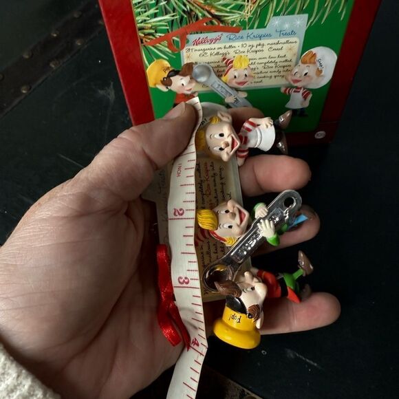 Carlton Cards Heirloom 2002 Snap Crackle and Pop Rice Krispies Ornament - Picture 4 of 5